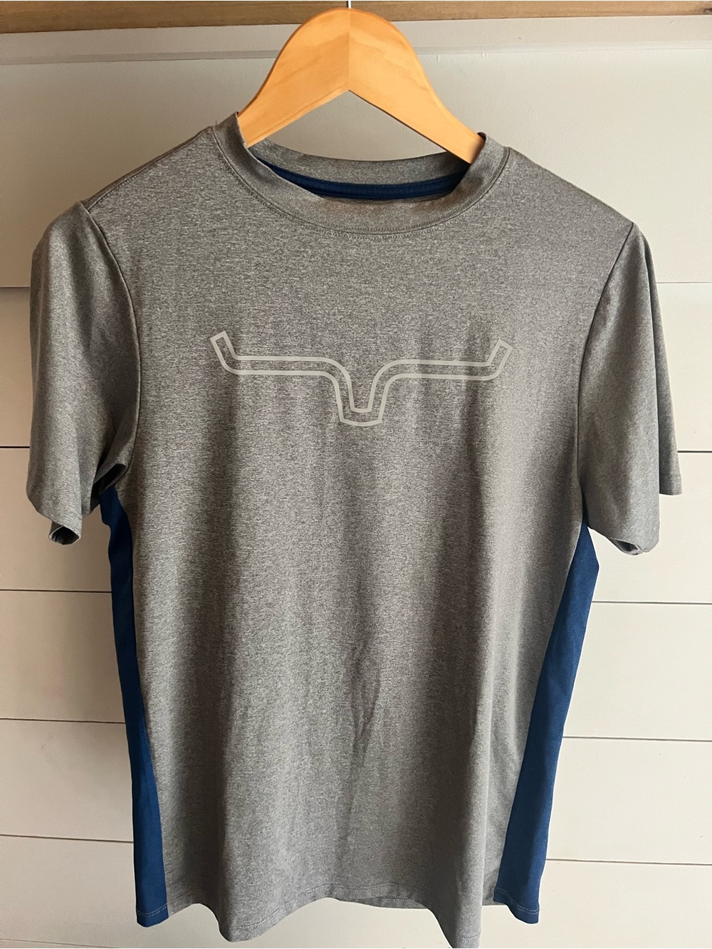Kimes Ranch Grey Logo Short-Sleeve Performance Tee with Navy Panels Size Large
